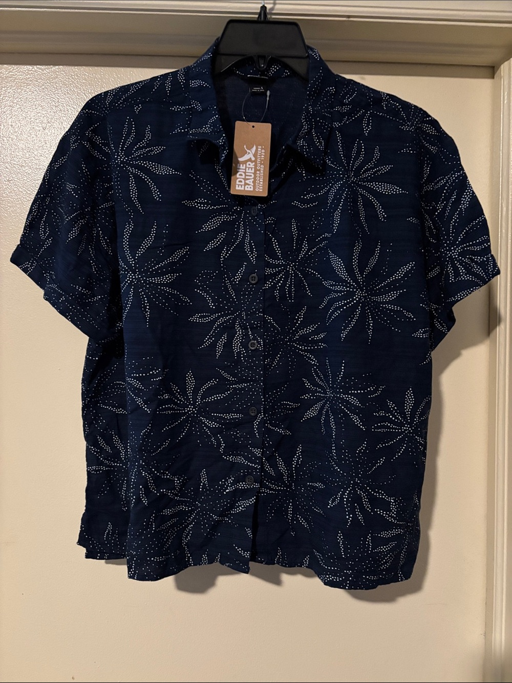 Eddie Bauer Navy Short-Sleeve Button-Down with White Dot Floral Print NWT SIZE L